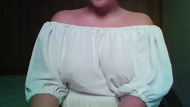 Snapshot of Evasapples chatting on 11/08/25, 05:56 Evasapples online show from 11/08/25, 05:56