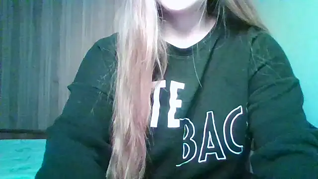 Snapshot of Evasapples chatting on 11/16/25, 06:13 Evasapples online show from 11/16/25, 06:13