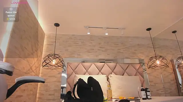 dorothy vegga online show from 09/24/25, 03:10