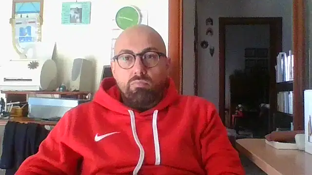 Snapshot of darione_90 chatting on 12/15/25, 10:52 darione 90 online show from 12/15/25, 10:52