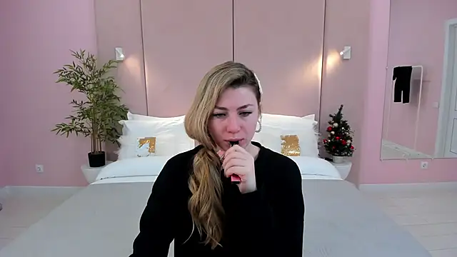 HelenaMorgan online show from 12/30/24, 12:31