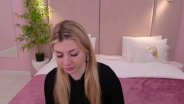 HelenaMorgan online show from 02/22/25, 09:23