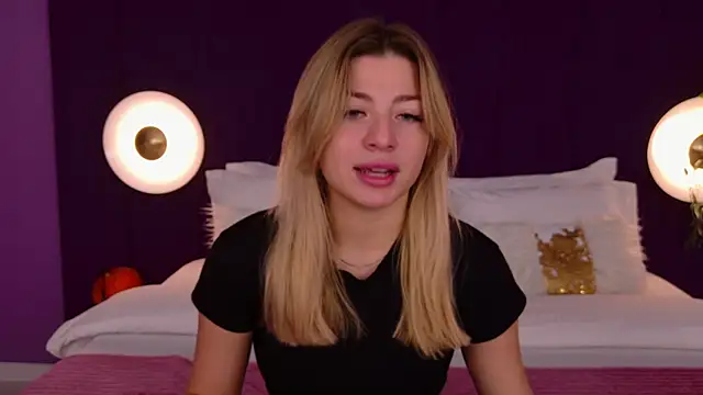 Snapshot of HelenaMorgan chatting on 10/23/25, 03:06 HelenaMorgan online show from 10/23/25, 03:06