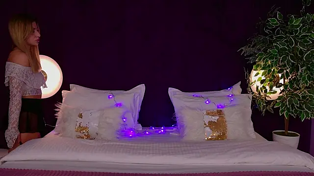 HelenaMorgan online show from 12/03/25, 03:03