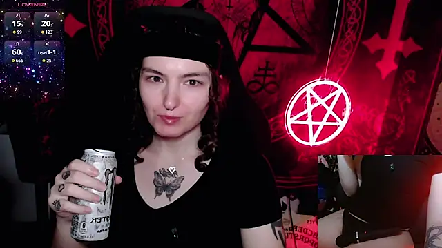 BrandiWRLD 999 online show from 10/19/25, 06:52