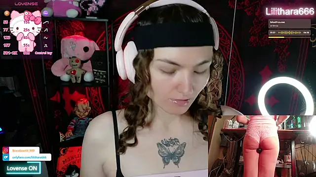 Snapshot of BrandiWRLD_999 chatting on 12/14/25, 08:24 BrandiWRLD 999 online show from 12/14/25, 08:24