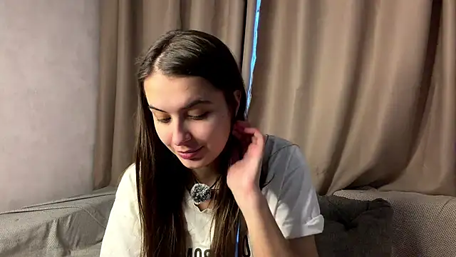 elisa moon online show from 03/24/26, 02:55