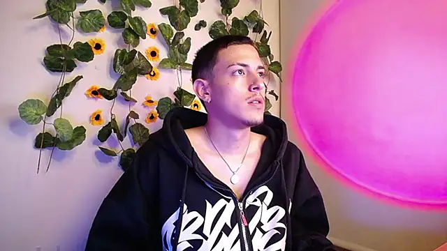 Aaron-Saemz- online show from 09/09/25, 02:44