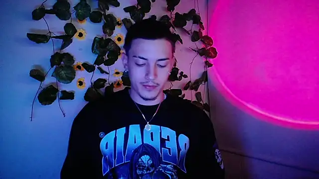 Aaron-Saemz- online show from 09/10/25, 01:49