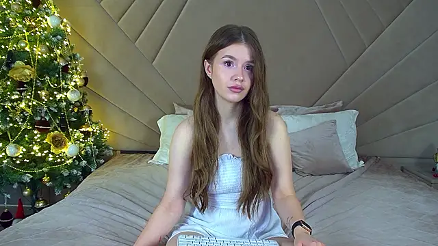 MilanaBalmain online show from 12/14/24, 04:23