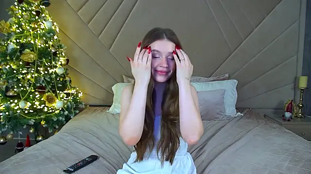MilanaBalmain online show from 12/14/24, 07:29