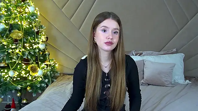 MilanaBalmain online show from 12/15/24, 07:35
