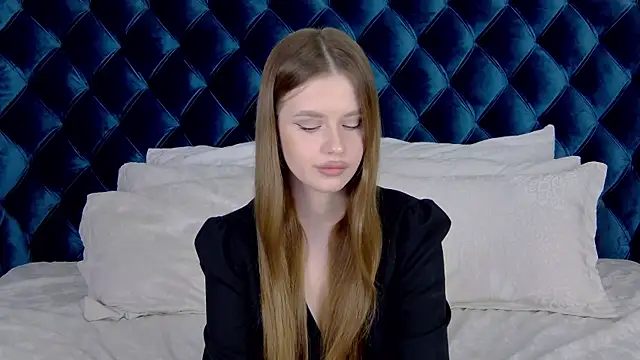 MilanaBalmain online show from 12/21/24, 07:24