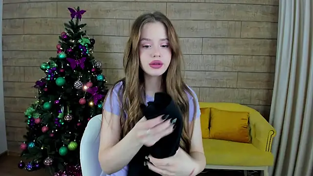 MilanaBalmain online show from 12/22/24, 03:44