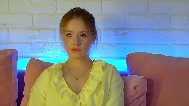 MilanaBalmain online show from 04/26/26, 04:21
