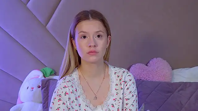 MilanaBalmain online show from 05/04/26, 04:08