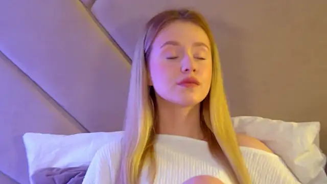 MilanaBalmain online show from 05/15/26, 04:30