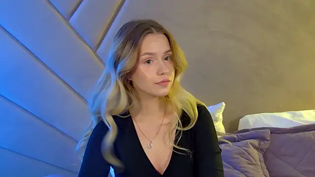 MilanaBalmain online show from 06/23/26, 04:21