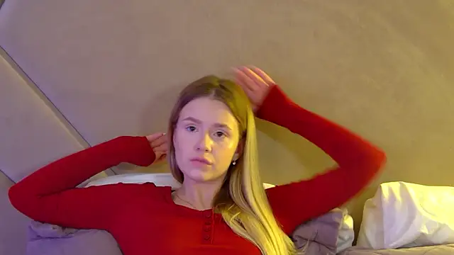 MilanaBalmain online show from 06/30/26, 04:35