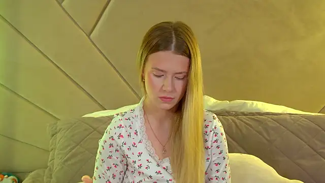 MilanaBalmain online show from 07/14/26, 04:28