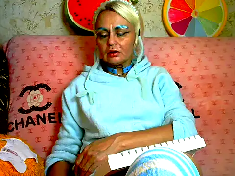 Snapshot of Gardener_of_Illusions chatting on 09/15/25, 12:27 Gardener of Illusions online show from 09/15/25, 12:27