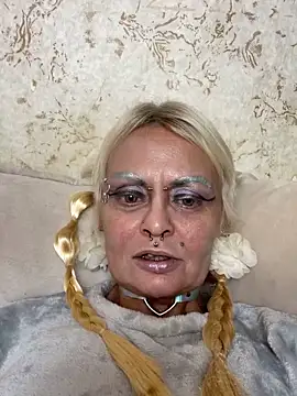 Snapshot of Gardener_of_Illusions chatting on 09/21/25, 09:49 Gardener of Illusions online show from 09/21/25, 09:49