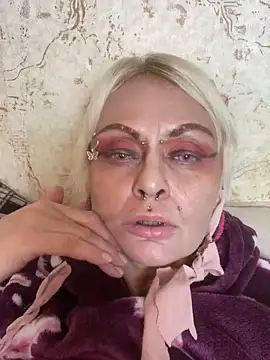 Snapshot of Gardener_of_Illusions chatting on 09/29/25, 02:38 Gardener of Illusions online show from 09/29/25, 02:38