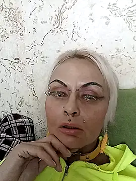 Snapshot of Gardener_of_Illusions chatting on 10/13/25, 06:52 Gardener of Illusions online show from 10/13/25, 06:52