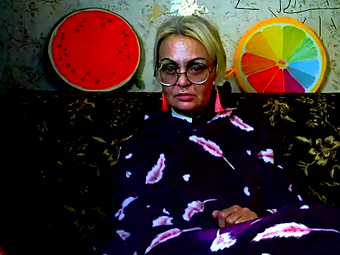 Snapshot of Gardener_of_Illusions chatting on 10/14/25, 07:03 Gardener of Illusions online show from 10/14/25, 07:03