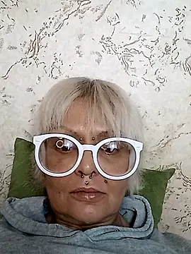 Snapshot of Gardener_of_Illusions chatting on 10/30/25, 10:06 Gardener of Illusions online show from 10/30/25, 10:06