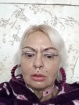 Snapshot of Gardener_of_Illusions chatting on 11/06/25, 03:29 Gardener of Illusions online show from 11/06/25, 03:29