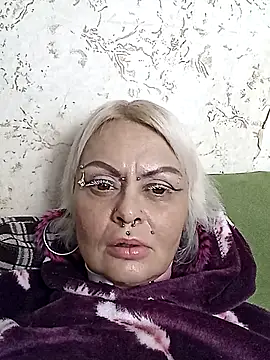 Snapshot of Gardener_of_Illusions chatting on 11/06/25, 03:35 Gardener of Illusions online show from 11/06/25, 03:35