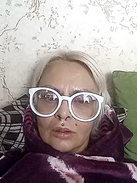 Snapshot of Gardener_of_Illusions chatting on 11/07/25, 07:08 Gardener of Illusions online show from 11/07/25, 07:08