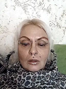 Snapshot of Gardener_of_Illusions chatting on 11/08/25, 02:56 Gardener of Illusions online show from 11/08/25, 02:56