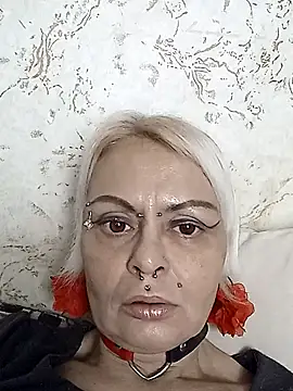 Snapshot of Gardener_of_Illusions chatting on 11/08/25, 04:18 Gardener of Illusions online show from 11/08/25, 04:18