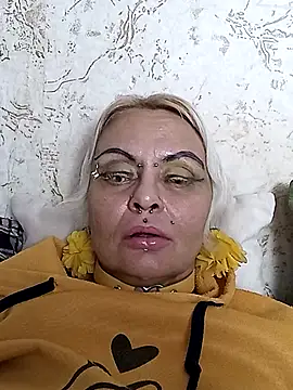 Snapshot of Gardener_of_Illusions chatting on 11/17/25, 01:17 Gardener of Illusions online show from 11/17/25, 01:17