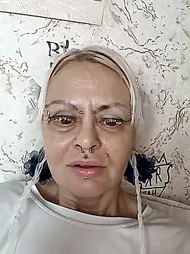 Snapshot of Gardener_of_Illusions chatting on 11/23/25, 07:41 Gardener of Illusions online show from 11/23/25, 07:41