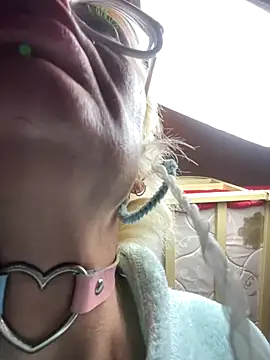 Snapshot of Gardener_of_Illusions chatting on 11/27/25, 11:23 Gardener of Illusions online show from 11/27/25, 11:23