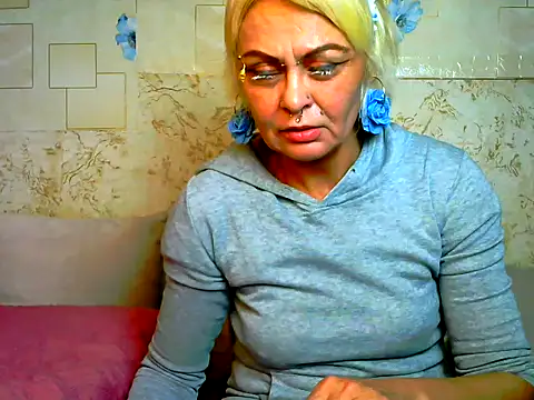 Snapshot of Gardener_of_Illusions chatting on 11/29/25, 09:29 Gardener of Illusions online show from 11/29/25, 09:29