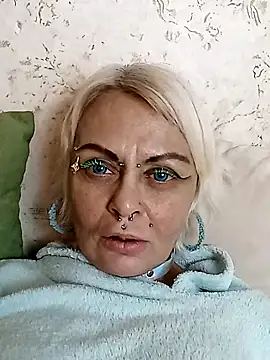 Snapshot of Gardener_of_Illusions chatting on 12/02/25, 01:00 Gardener of Illusions online show from 12/02/25, 01:00