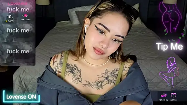 baby  kim online show from 11/30/25, 05:22