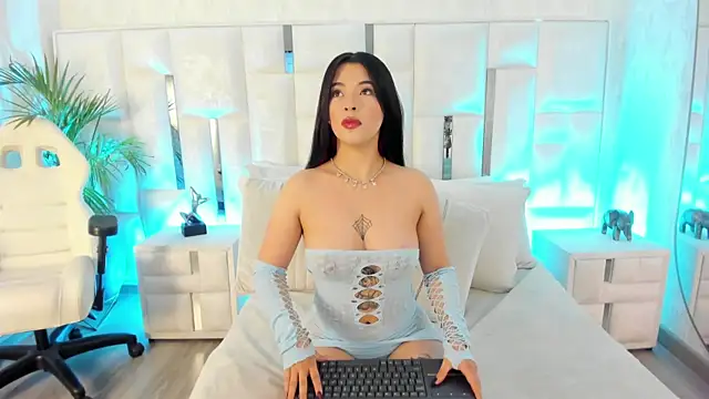 im nika  online show from 10/30/25, 01:01