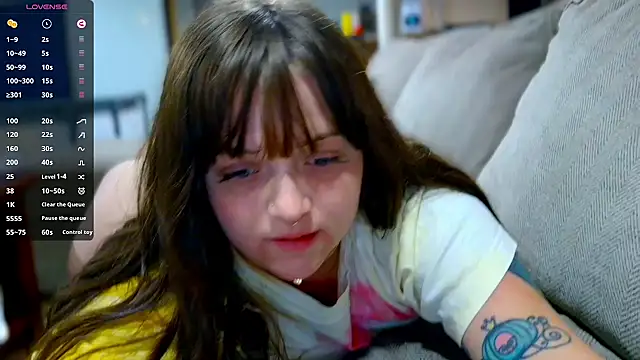 princess emily4723 online show from 04/28/26, 03:00
