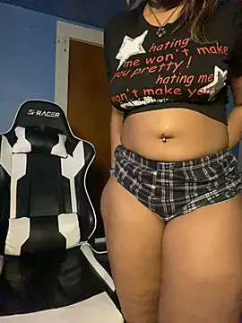 Snapshot of y0urlilgf chatting on 12/07/24, 11:56 y0urlilgf online show from 12/07/24, 11:56