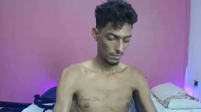 Snapshot of Albertwd420 chatting on 01/01/25, 12:32 Albertwd420 online show from 01/01/25, 12:32