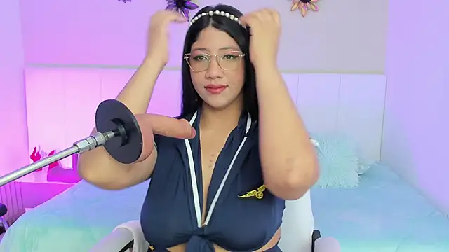 Snapshot of estrella_bigboobs14 chatting on 10/31/25, 10:27 estrella bigboobs14 online show from 10/31/25, 10:27