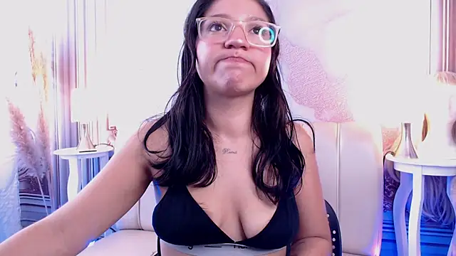 Snapshot of Gag_princeess chatting on 03/20/25, 07:35 Gag princeess online show from 03/20/25, 07:35