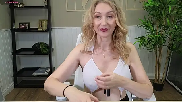 LadyLeea online show from 01/10/25, 06:20