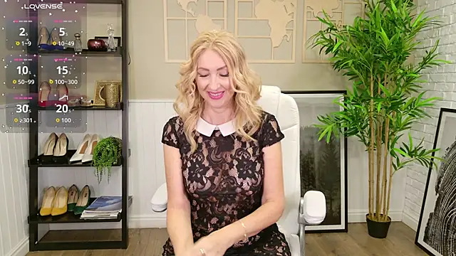 Snapshot of LadyLeea chatting on 09/19/25, 05:20 LadyLeea online show from 09/19/25, 05:20