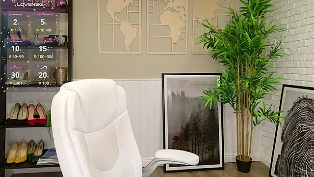 Snapshot of LadyLeea chatting on 09/25/25, 05:33 LadyLeea online show from 09/25/25, 05:33